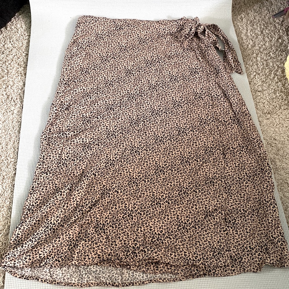 Cheetah print tied skirt